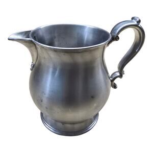Vintage Oneida Heirloom Handled Pewter Pitcher 7” Height Heritage Old Money